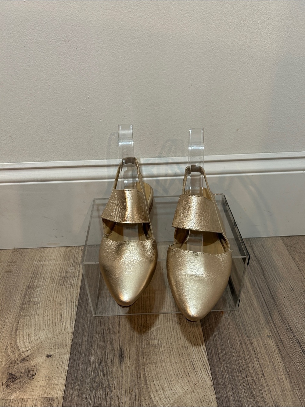 Poppy Barley Gold Metallic Pointed Toe Slingback Flats Size 6 - Picture 3 of 7
